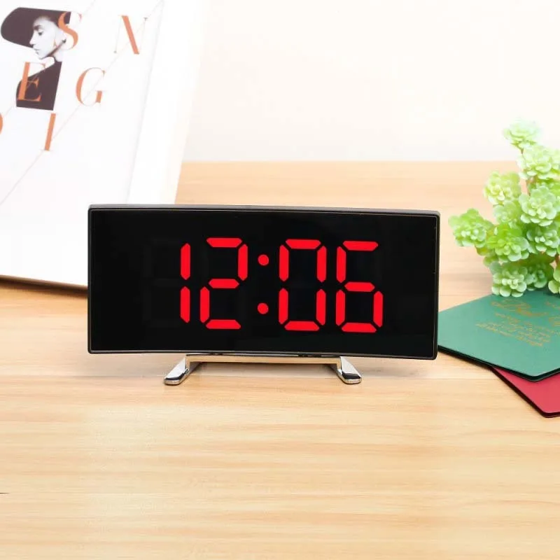 Budzik LED z lustrzanym wyświetlaczem — temperatura, data, USB Srebrny
