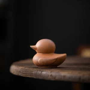 Ceramiczna figurka do ceremonii herbaty — kot, żółw i sztabka w stylu retro śliwka