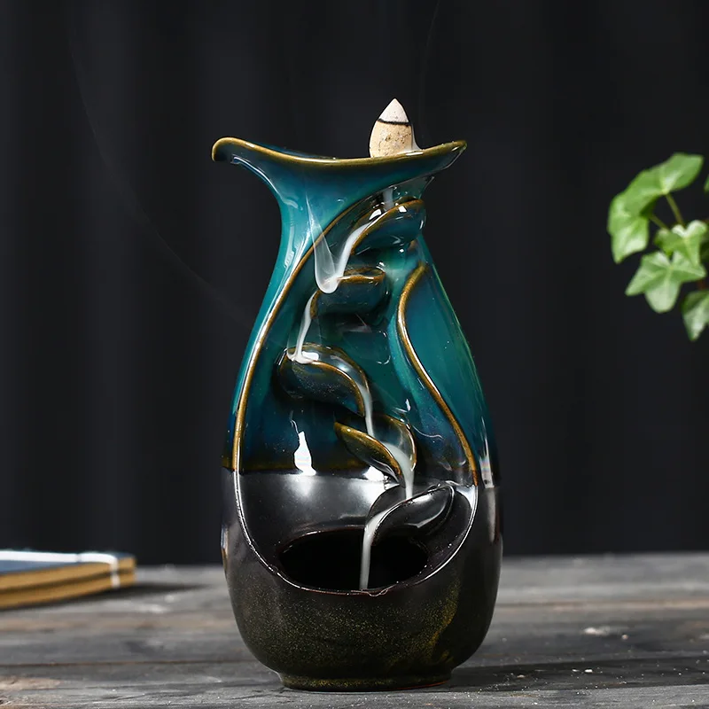 Ceramiczny kadzielnik Lotos – wodospad dymu do salonu Czerwony
