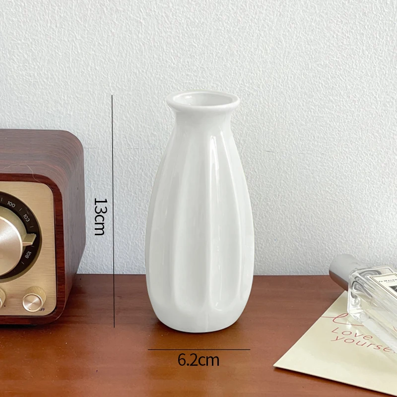Ceramiczny wazon na pąki w kolorowych odcieniach — ozdoba na biurko i do salonu Khaki