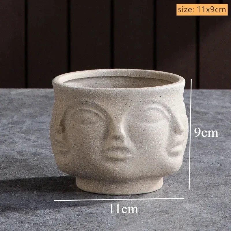 Ceramiczny wazon rzeźbiony w kształcie twarzy człowieka Burgundia