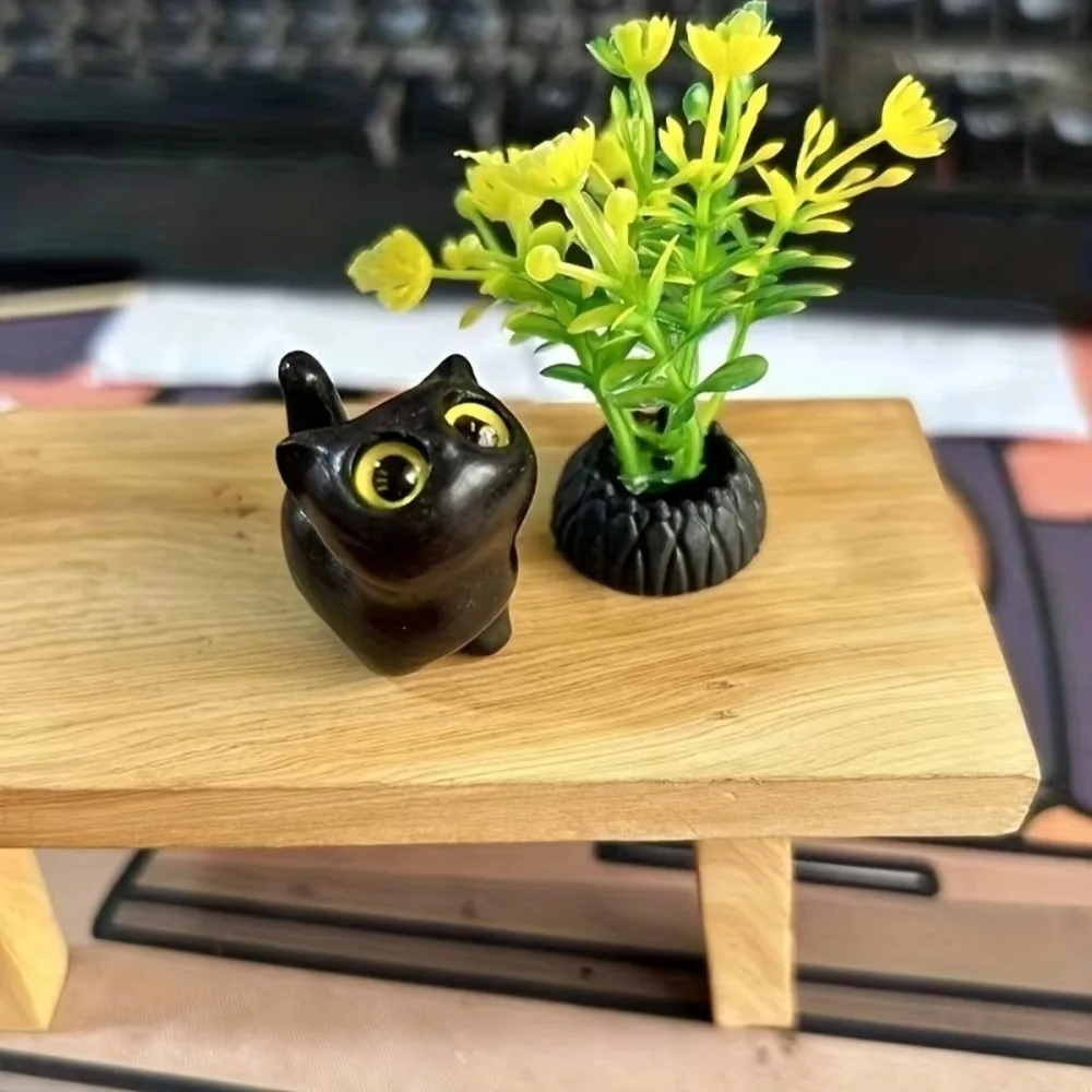 Drewniana figurka kota miniatura rzeźba ozdoba na półkę Jasnożółty