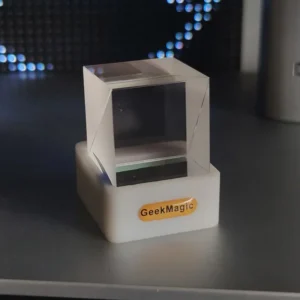 GeekMagic Crystal Cube — holograficzny wyświetlacz zdjęć z animacjami GIF i stacją pogodową Biały