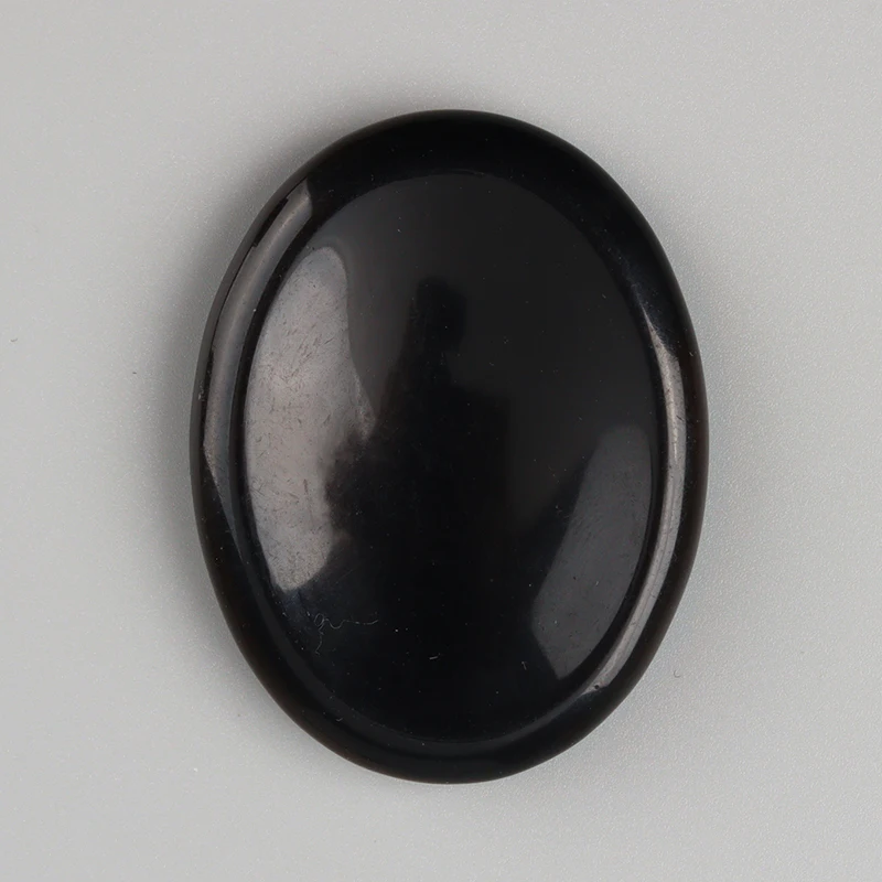 Kamień do masażu dłoni - naturalny minerał worry stone śliwka