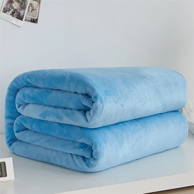 Lekki koc z polaru koralowego 220gsm — jednolity miękki Błękitny
