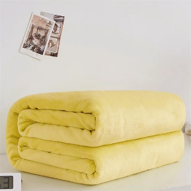 Lekki koc z polaru koralowego 220gsm — jednolity miękki żółty