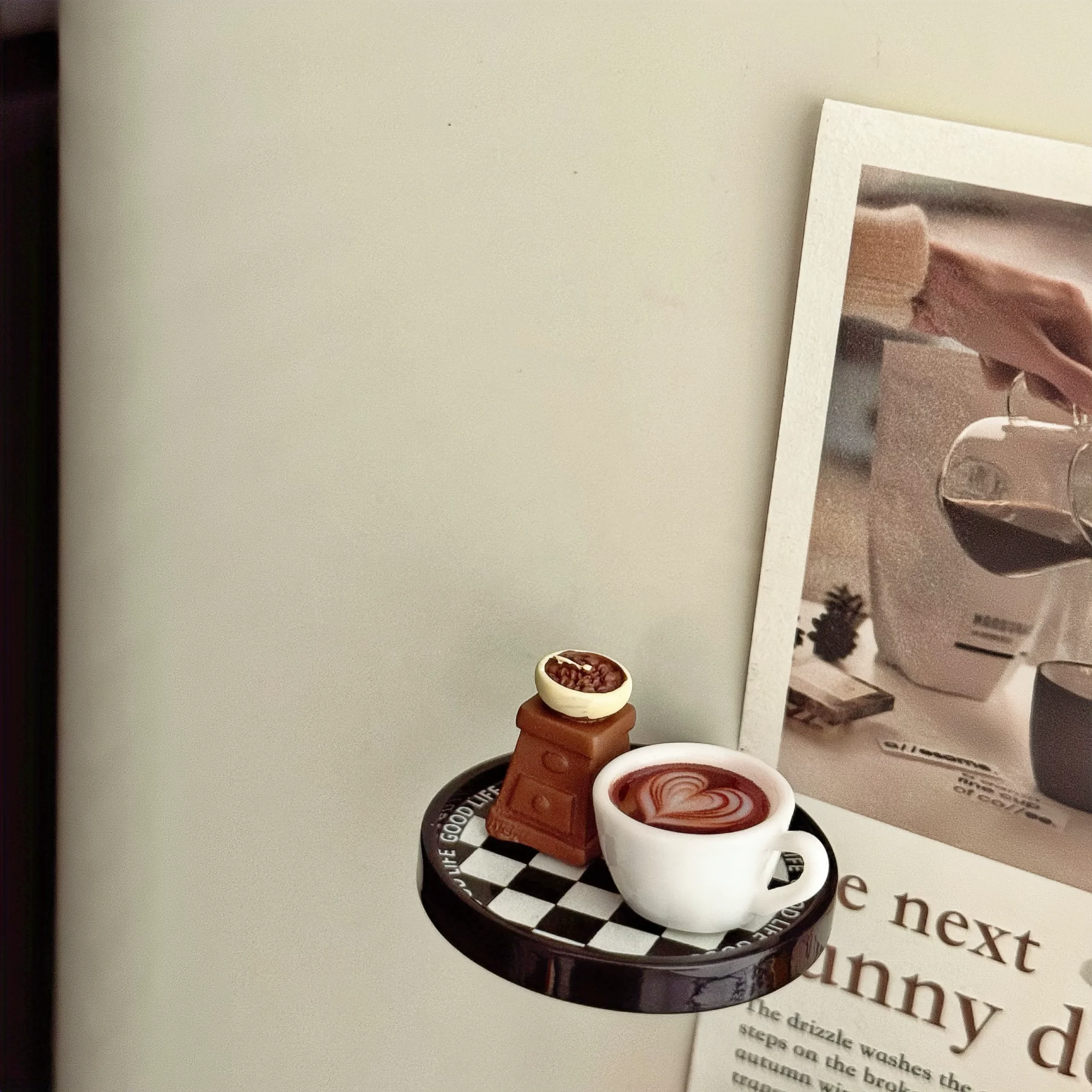 Magnesy na lodówkę w stylu kawiarni miniaturowe ozdoby retro Czerwony