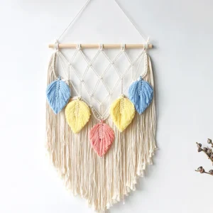 Makrama liście z drewnianymi koralikami boho – wielokolorowa ozdoba ścienna Morela