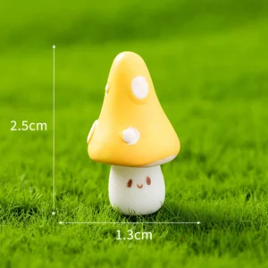 Mini figurka jeżyka — dekoracja biurka i mikrokrajobraz Jasny