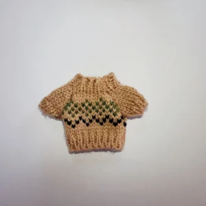 Miniaturowy sweterek dla lalki lub figurki 10 cm Jasnoszary