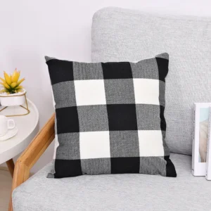 Poszewka na poduszkę w kratę tartan świąteczną — styl farmhouse 45x45 cm Czarny